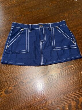 True Religion Size 27 Navy Mini Skirt with Contrast Topstitching